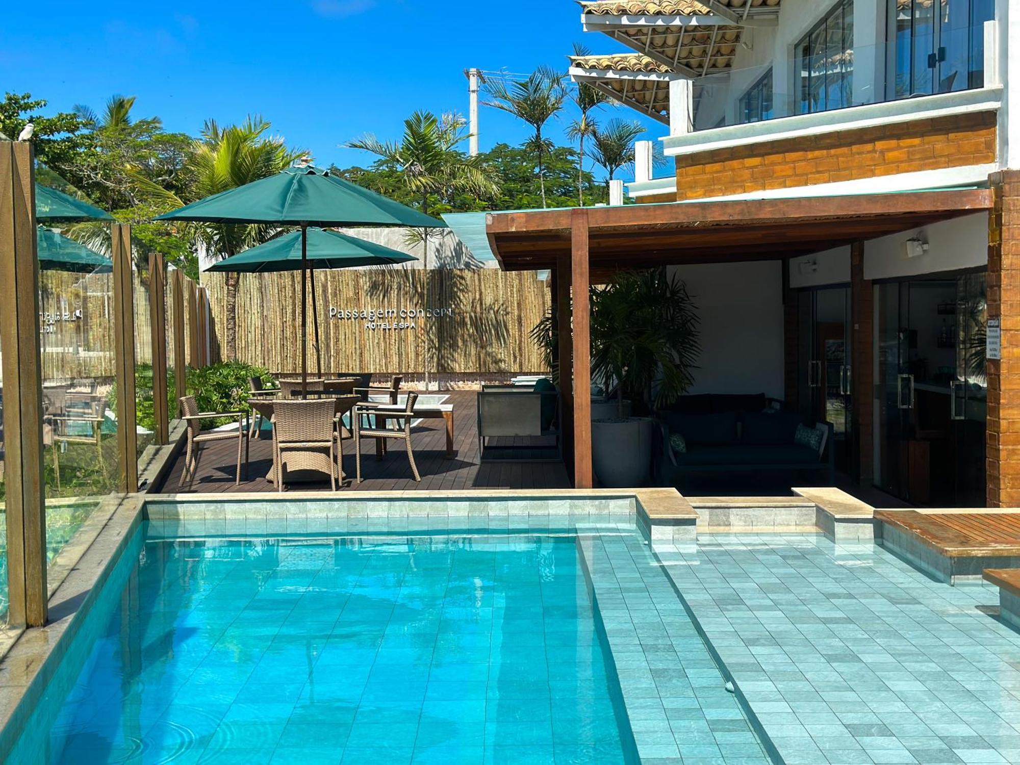 Passagem Concept Hotel E Spa Cabo Frio Exterior photo A pool in a private house